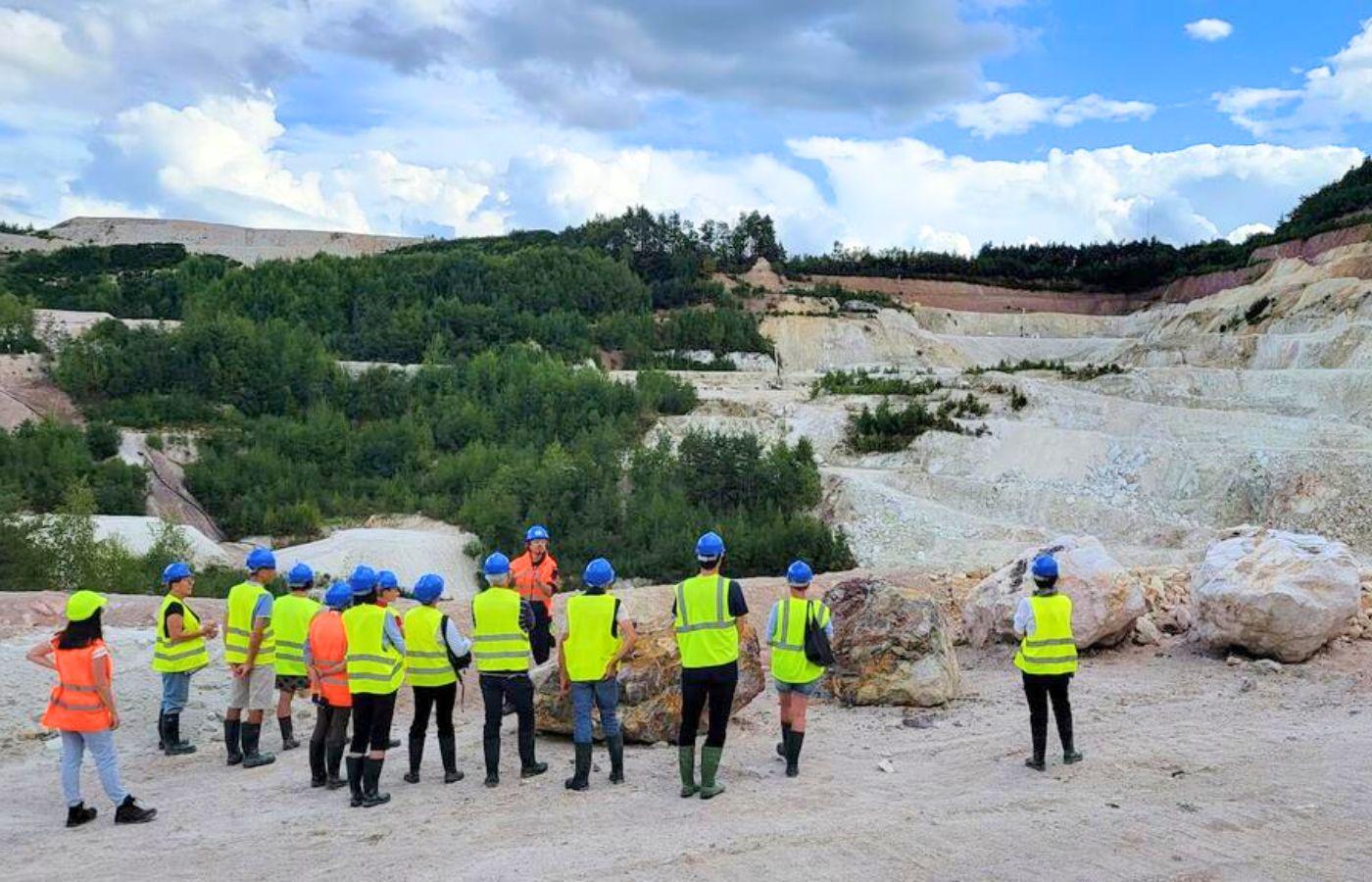 Une montagne de lithium découverte en France : la clé de l'indépendance pour les voitures électriques ?