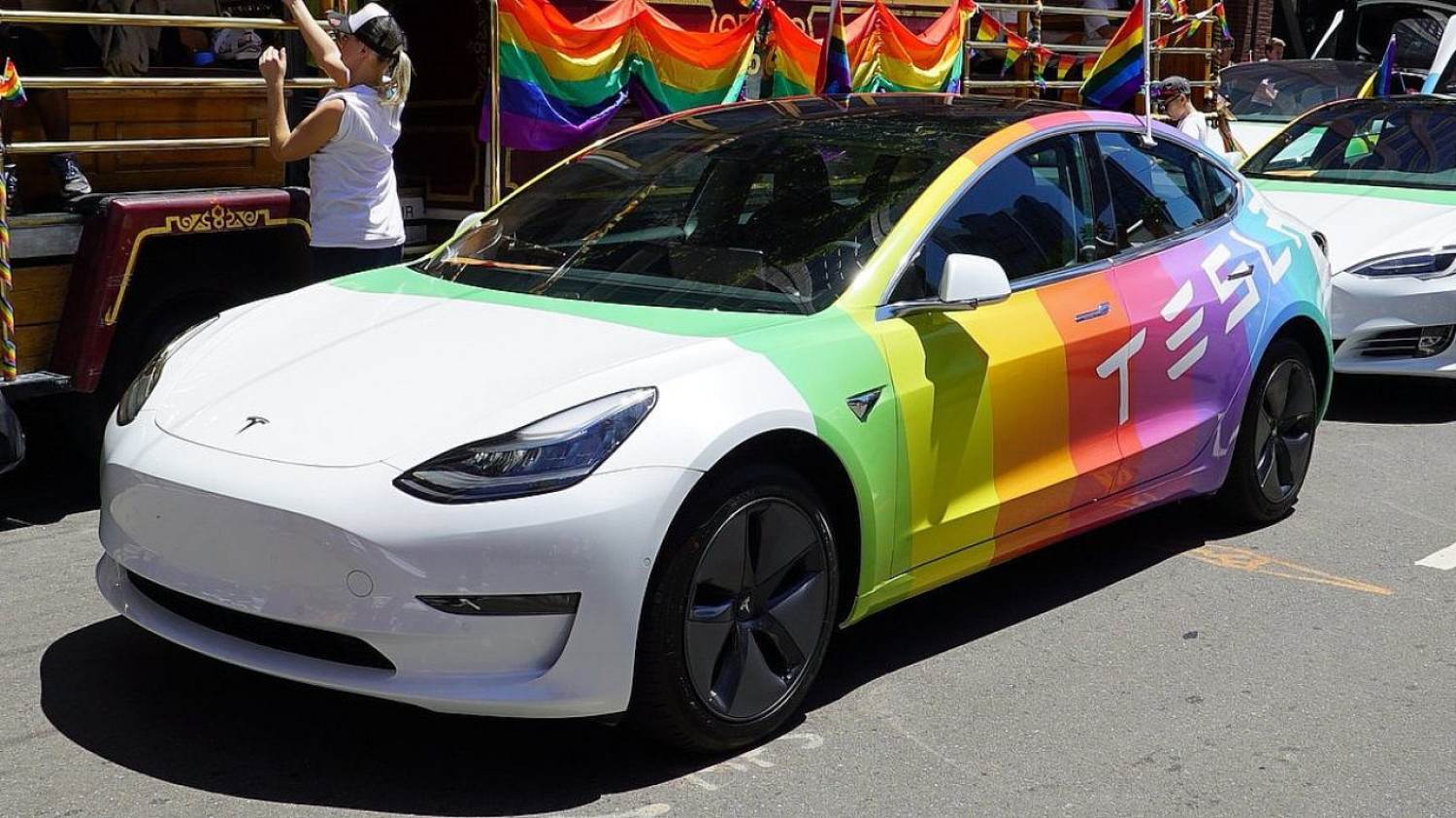 Voitures électriques : le déchaînement de haine sur les r