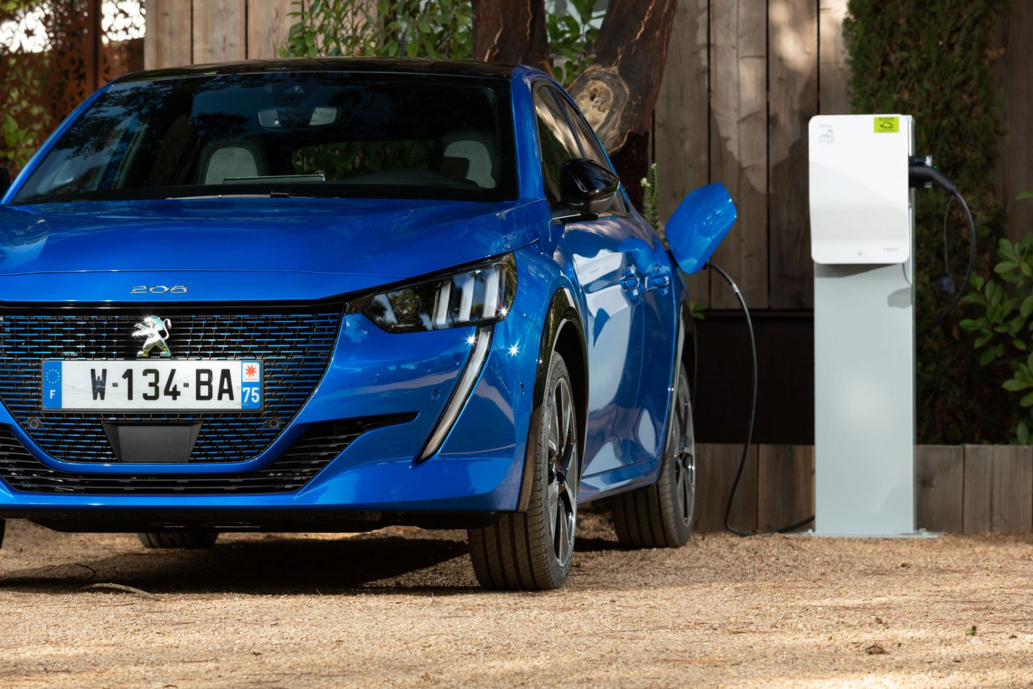 Voitures électriques d'occasion : pourquoi elles séduisent