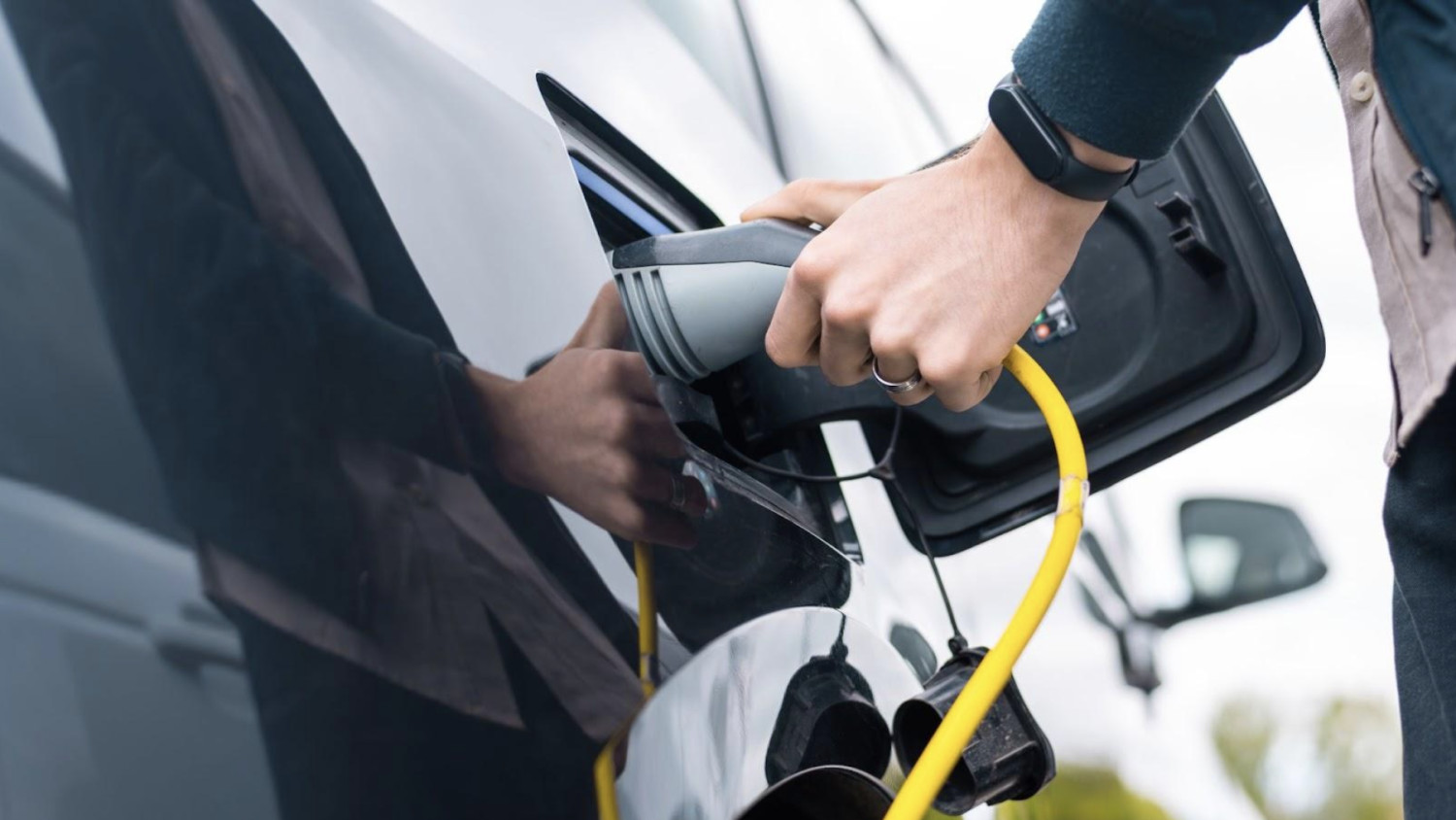 Voitures électriques en 2025 : 7 points essentiels à véri