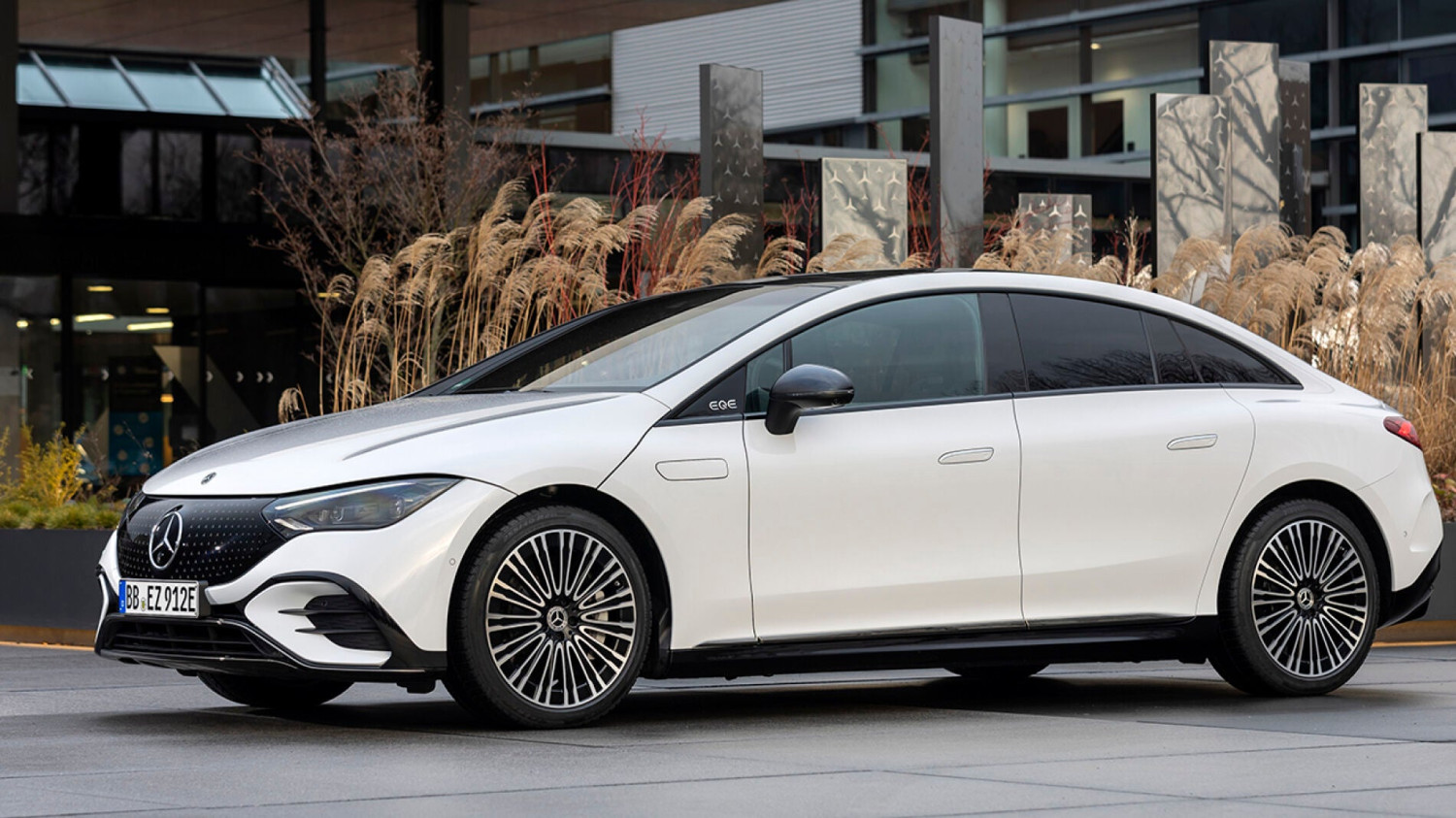 Mercedes abandonne ses EQE après quatre ans seulement : pou