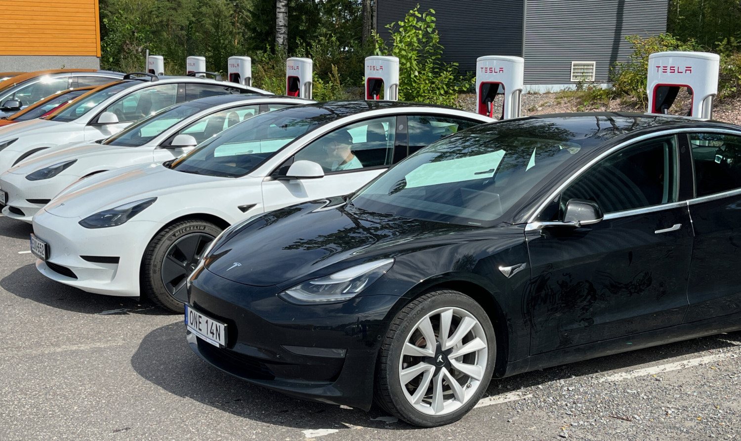 Au Royaume-Uni, les voitures électriques coûtent désormai