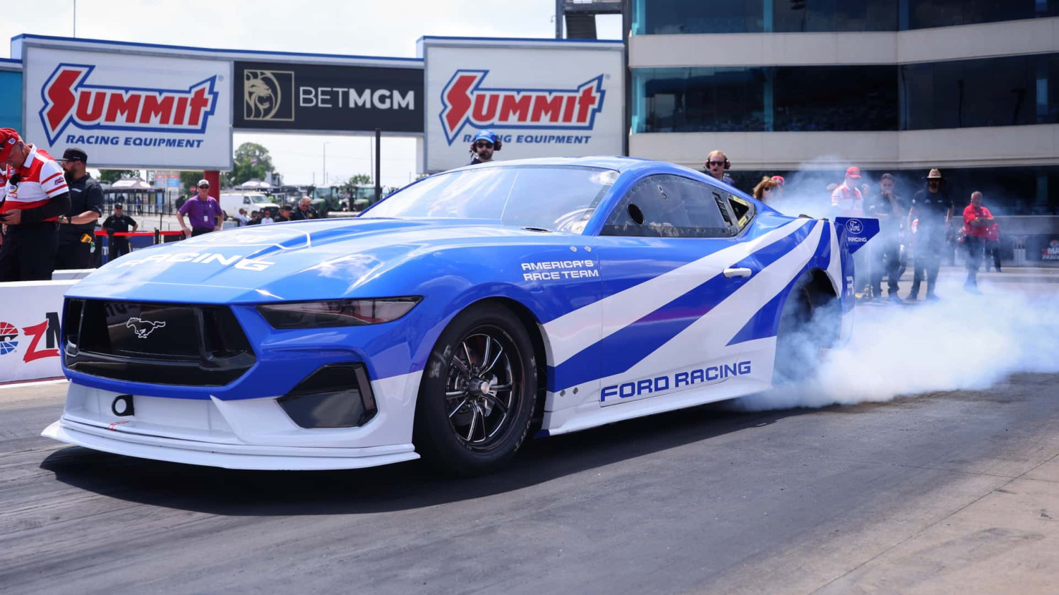 La Ford Mustang Cobra Jet 2200 : le quart de mile électriqu