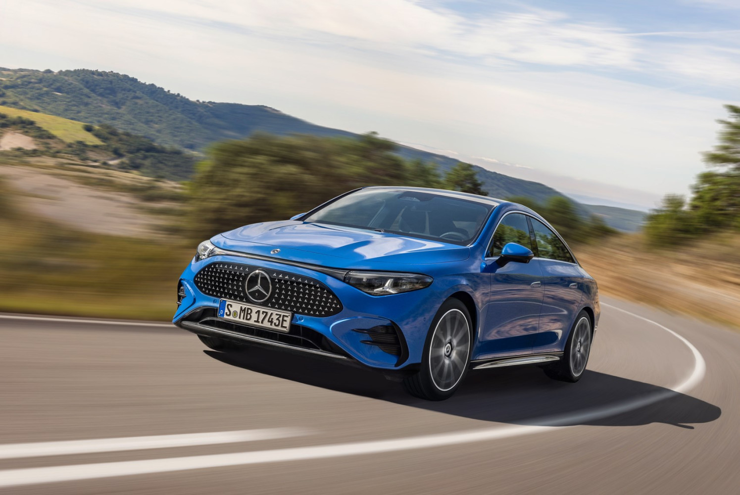 Mercedes : les ventes de voitures électriques progressent m
