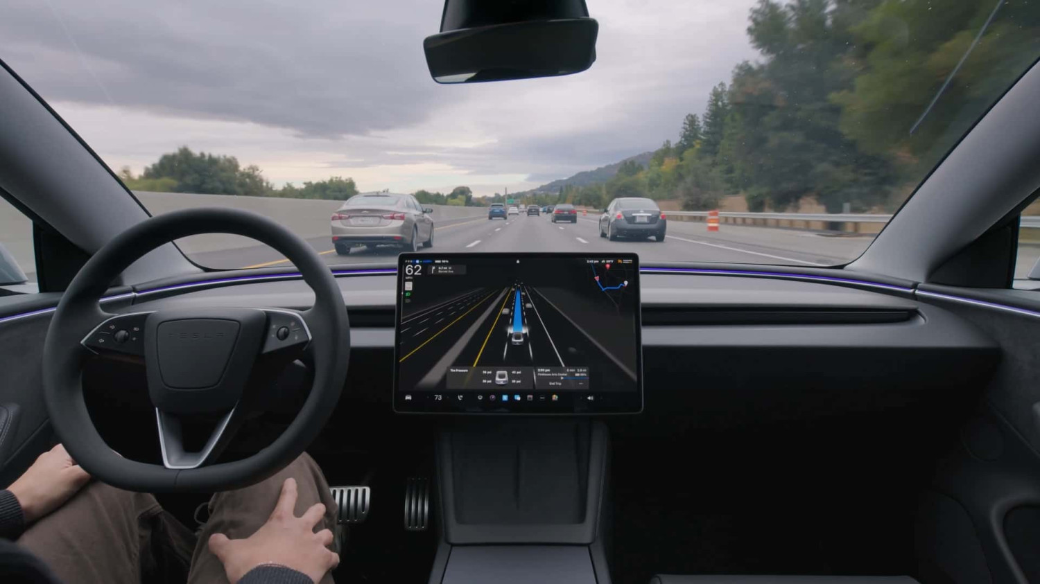 Tesla contraint de créer des micro-usines pour mettre à jo