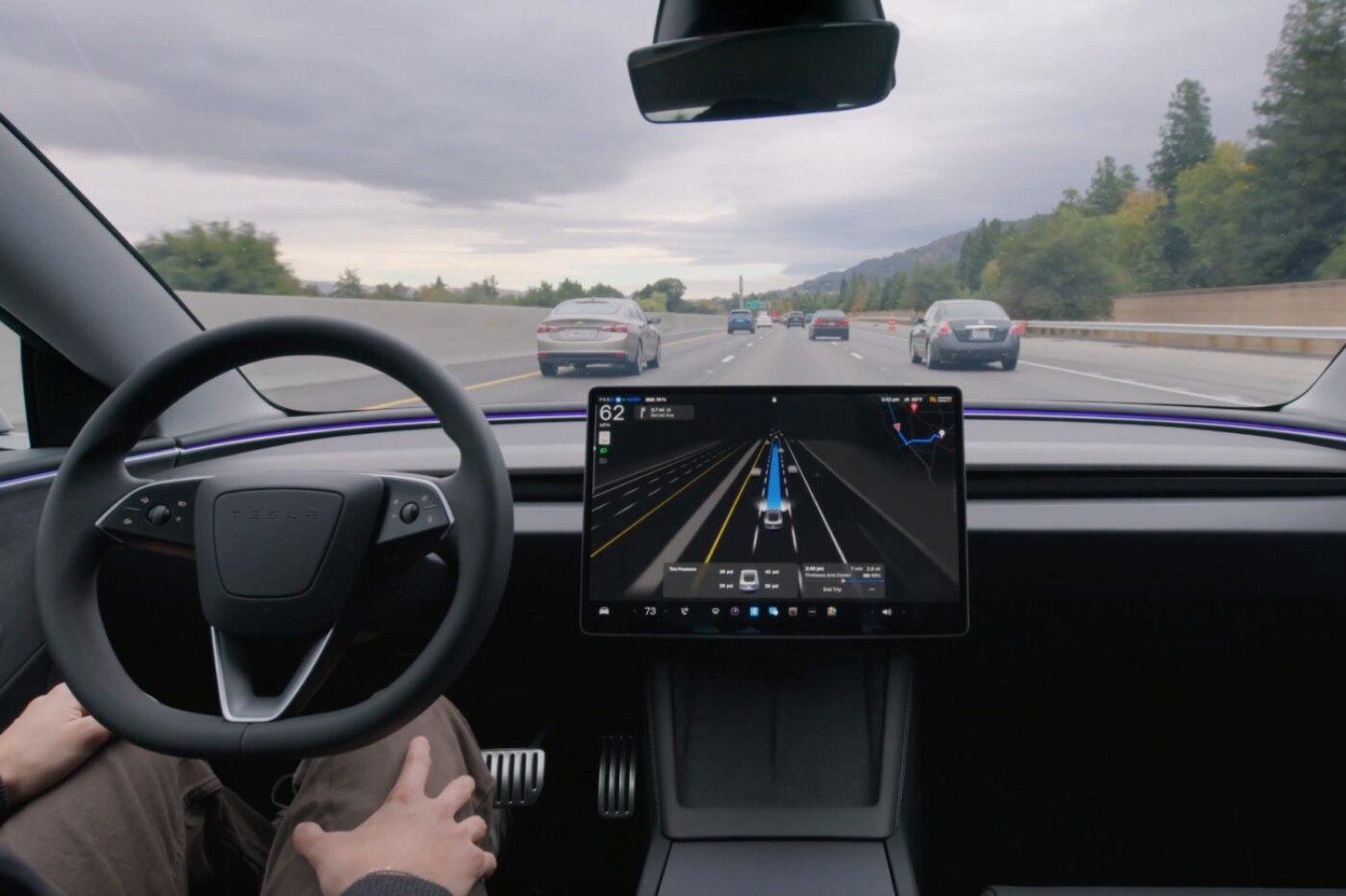 Tesla retire discrètement l'Autopilot gratuit en Europe ave