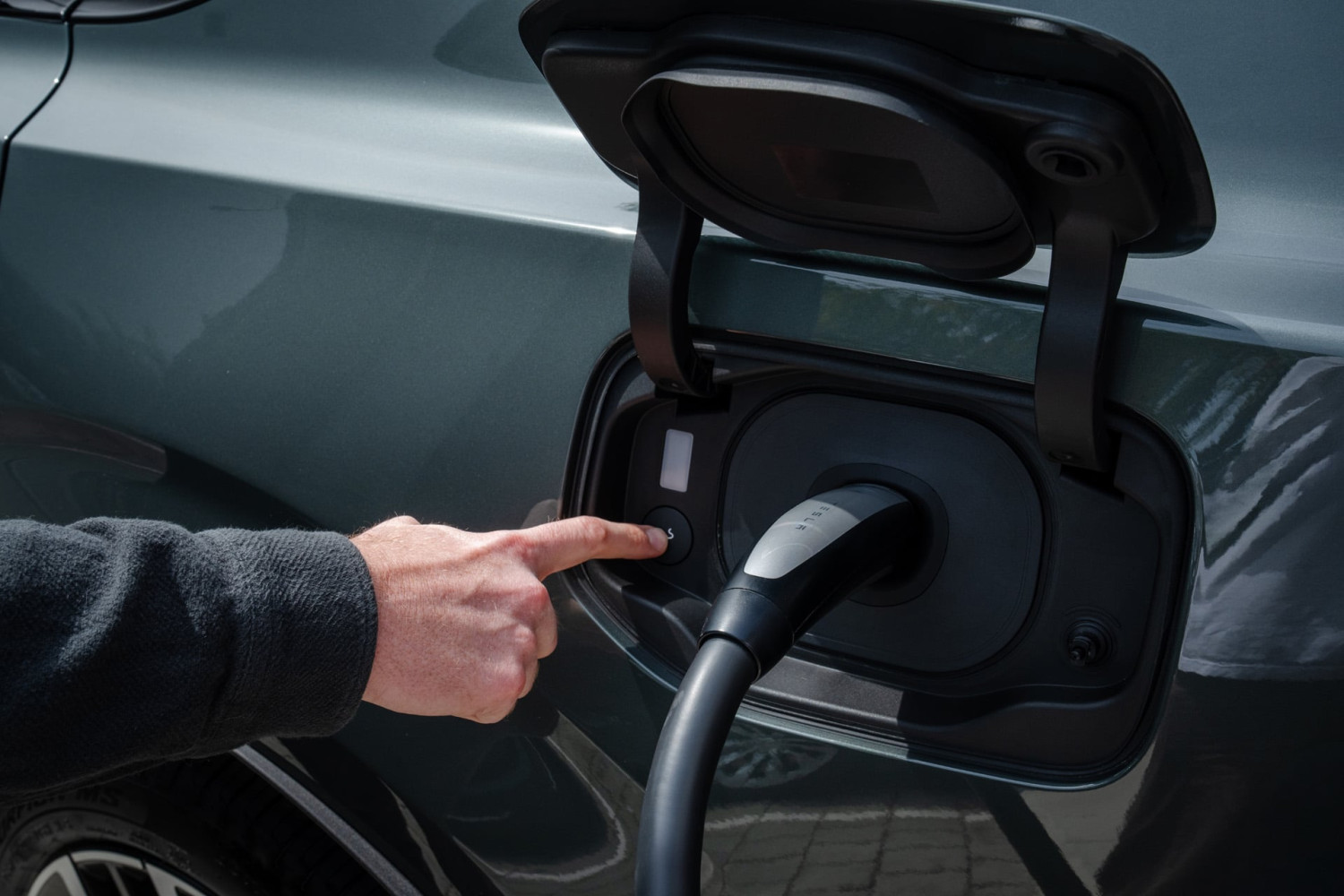 Volvo simplifie la recharge sur les Superchargeurs Tesla : d