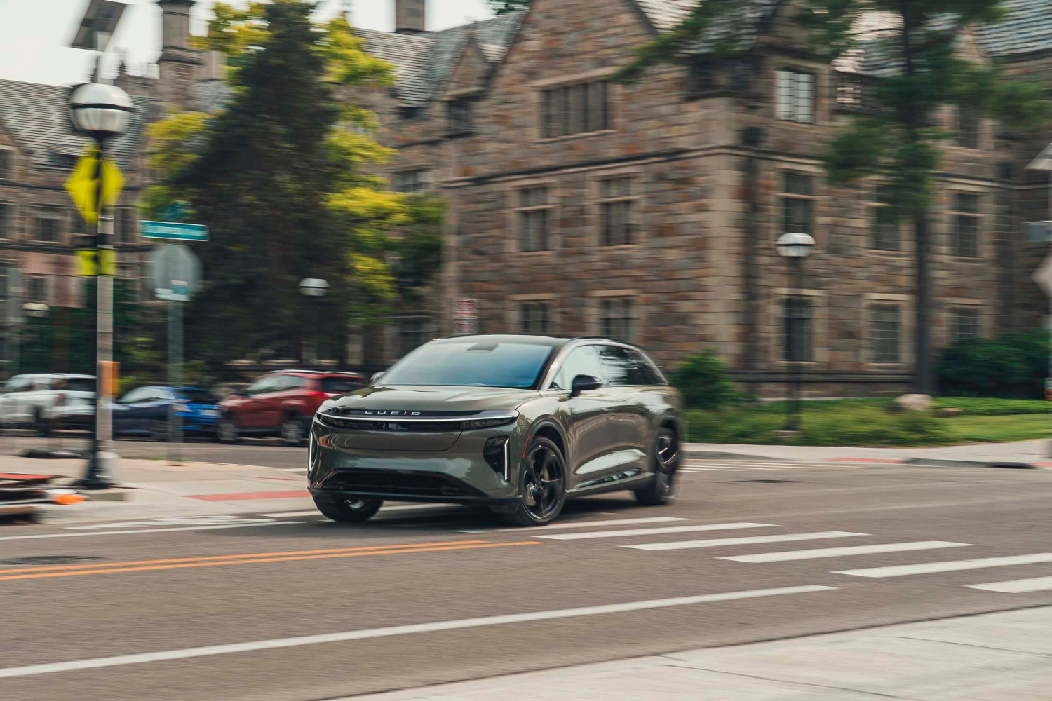 Lucid Motors licencie 18 % de ses effectifs : la marque éle
