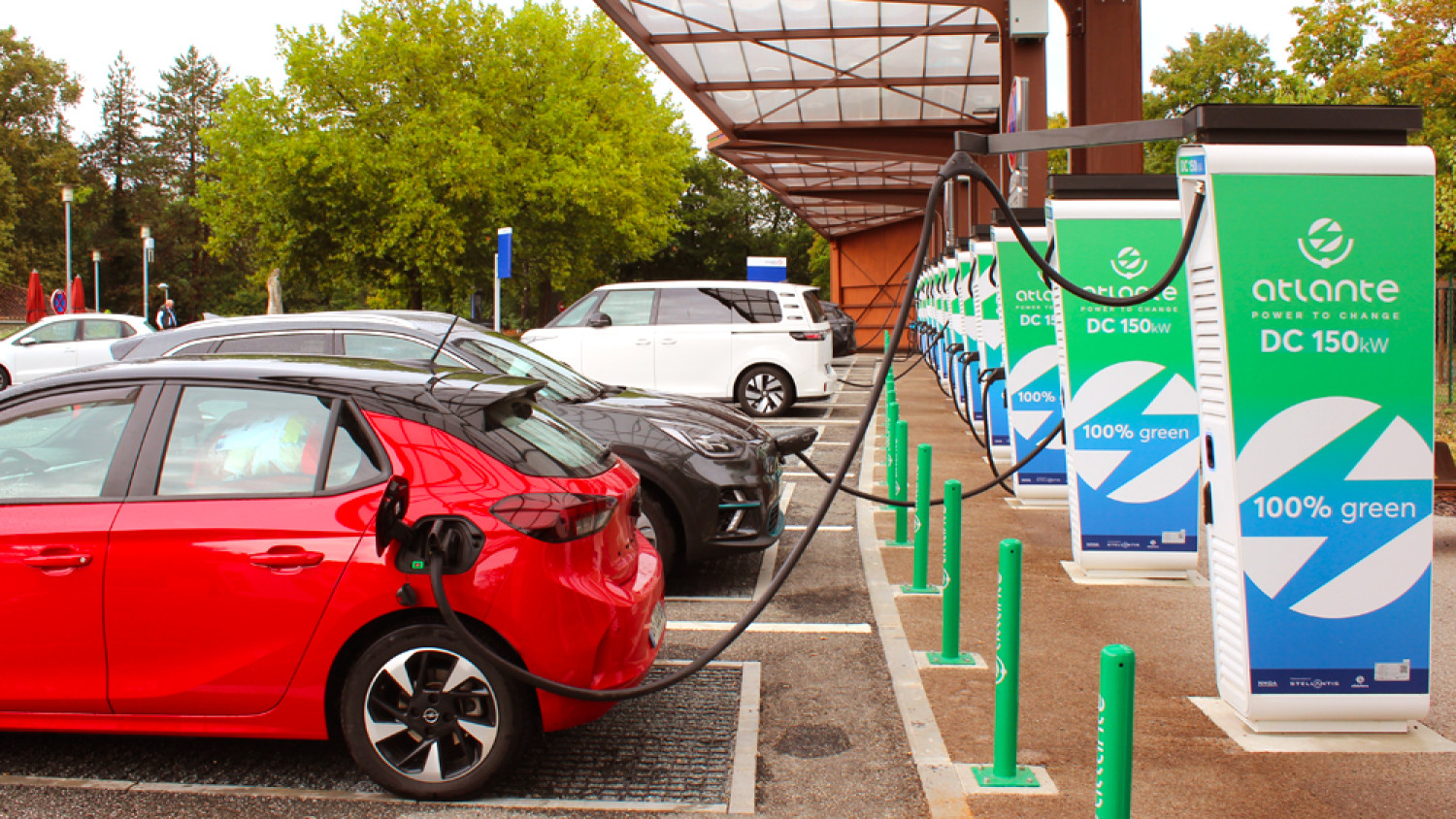 Bornes de recharge en France : en avance sur l'Europe, mais