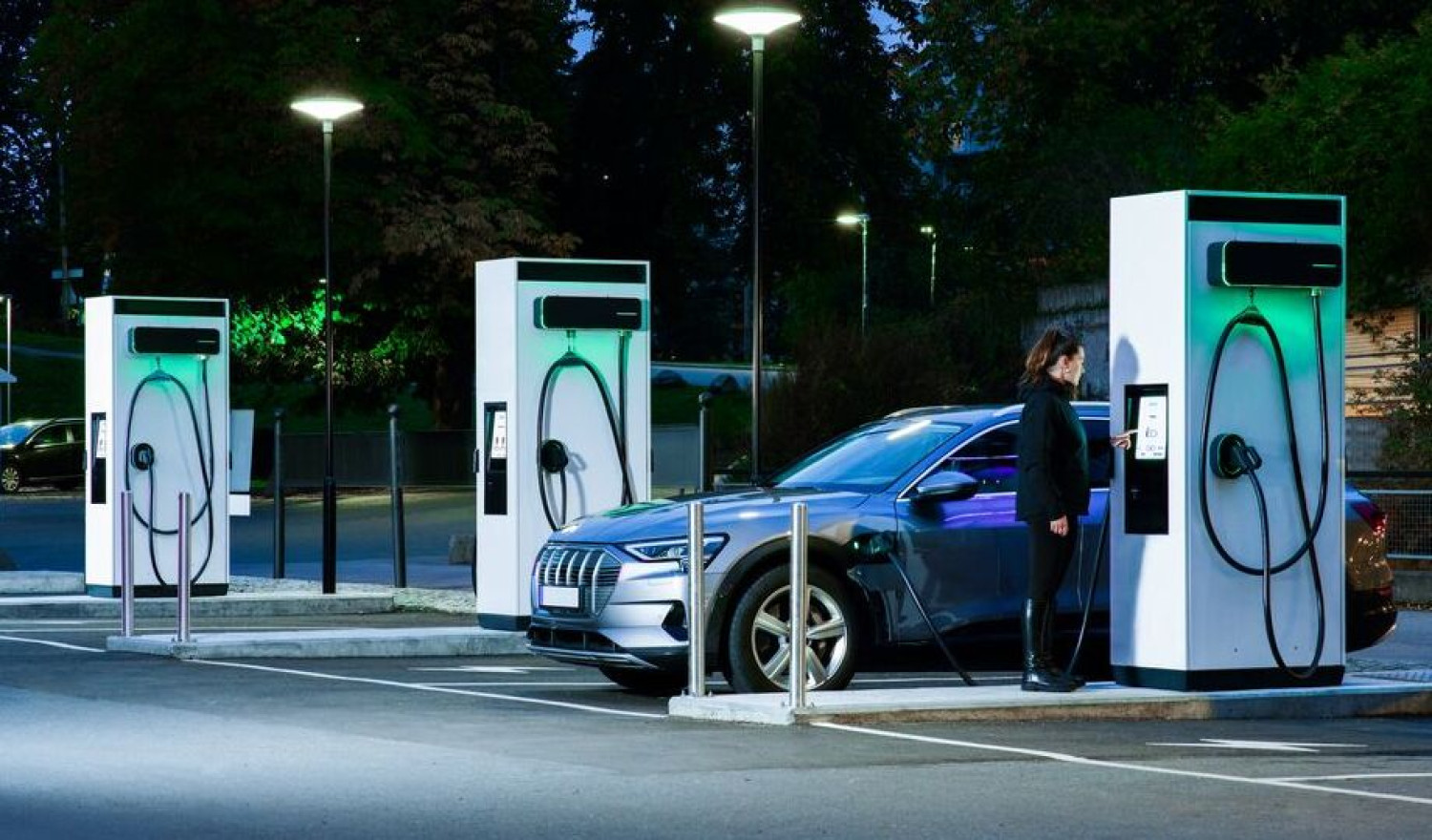 La Hongrie bride la recharge des voitures électriques à ca