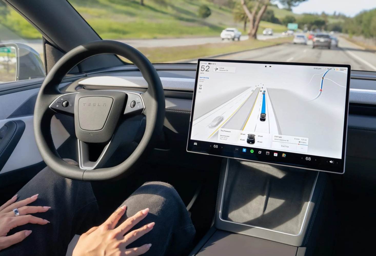 Tesla FSD : le nouveau logiciel v14 réagit-il vraiment plus