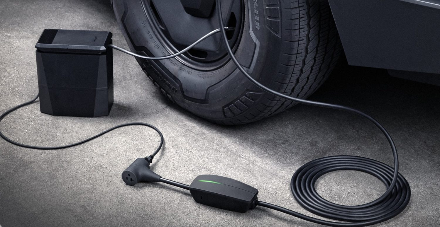 Tesla Model Y Premium : la recharge bidirectionnelle V2L enf