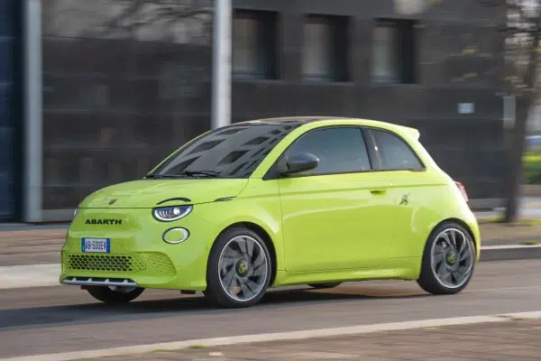 Abarth 500e : prix, autonomie et fiche technique
