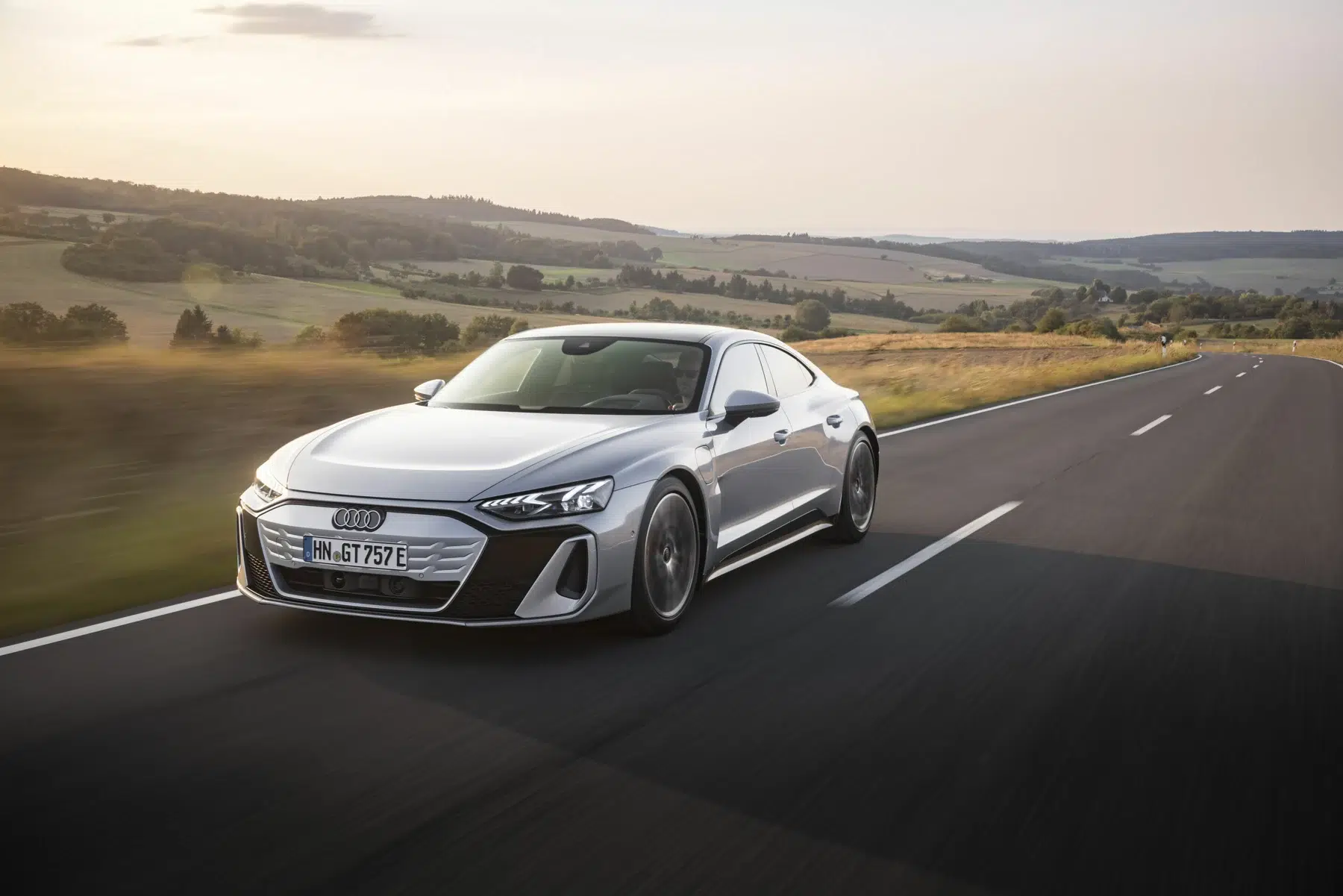 Audi S e-tron GT : vue avant sur route