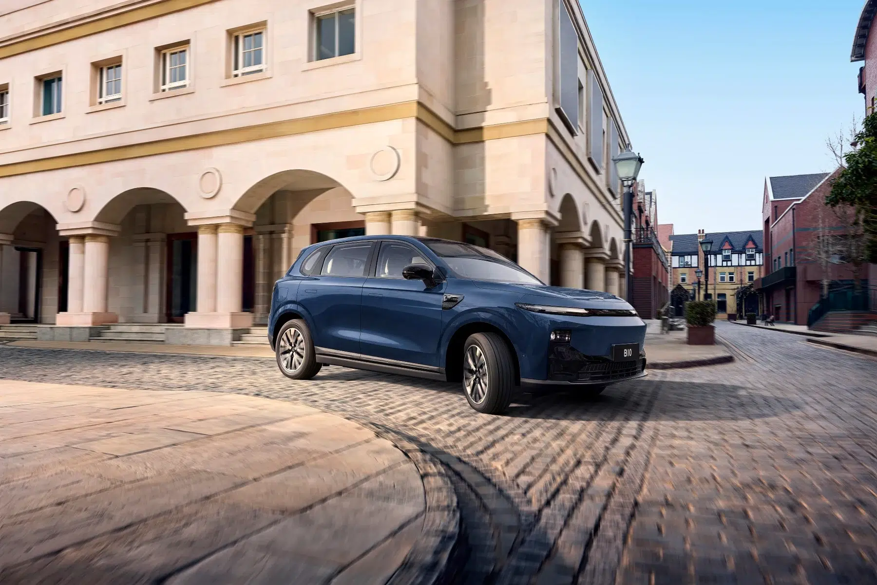 Leapmotor B10 : vue avant en ville