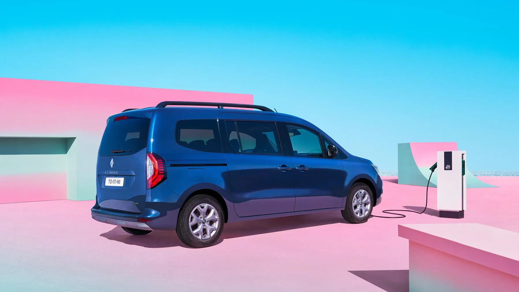 Renault Grand Kangoo E-Tech électrique en recharge