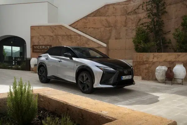 Lexus RZ : prix, autonomie et fiche technique