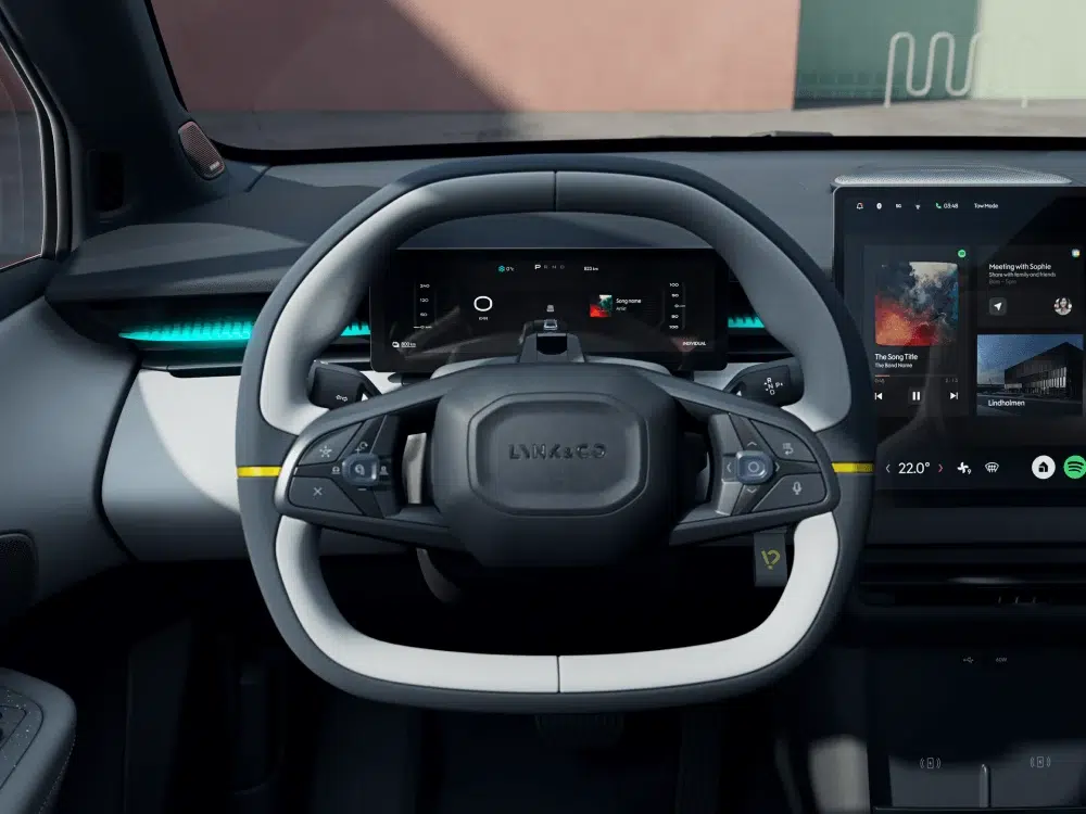 Lynk & Co 02 : volant et instruments numériques