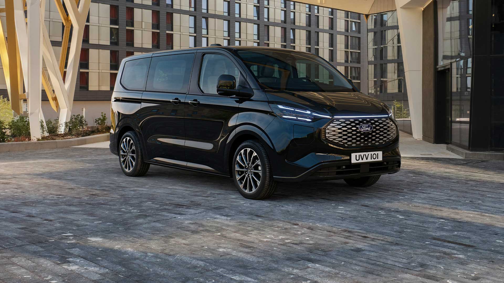 Ford E-Tourneo Custom