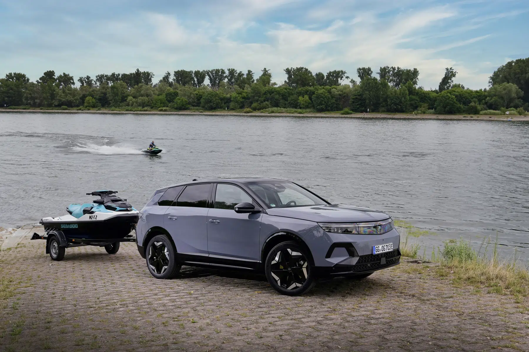 Opel Grandland Electric : AWD, extérieur avec attelage