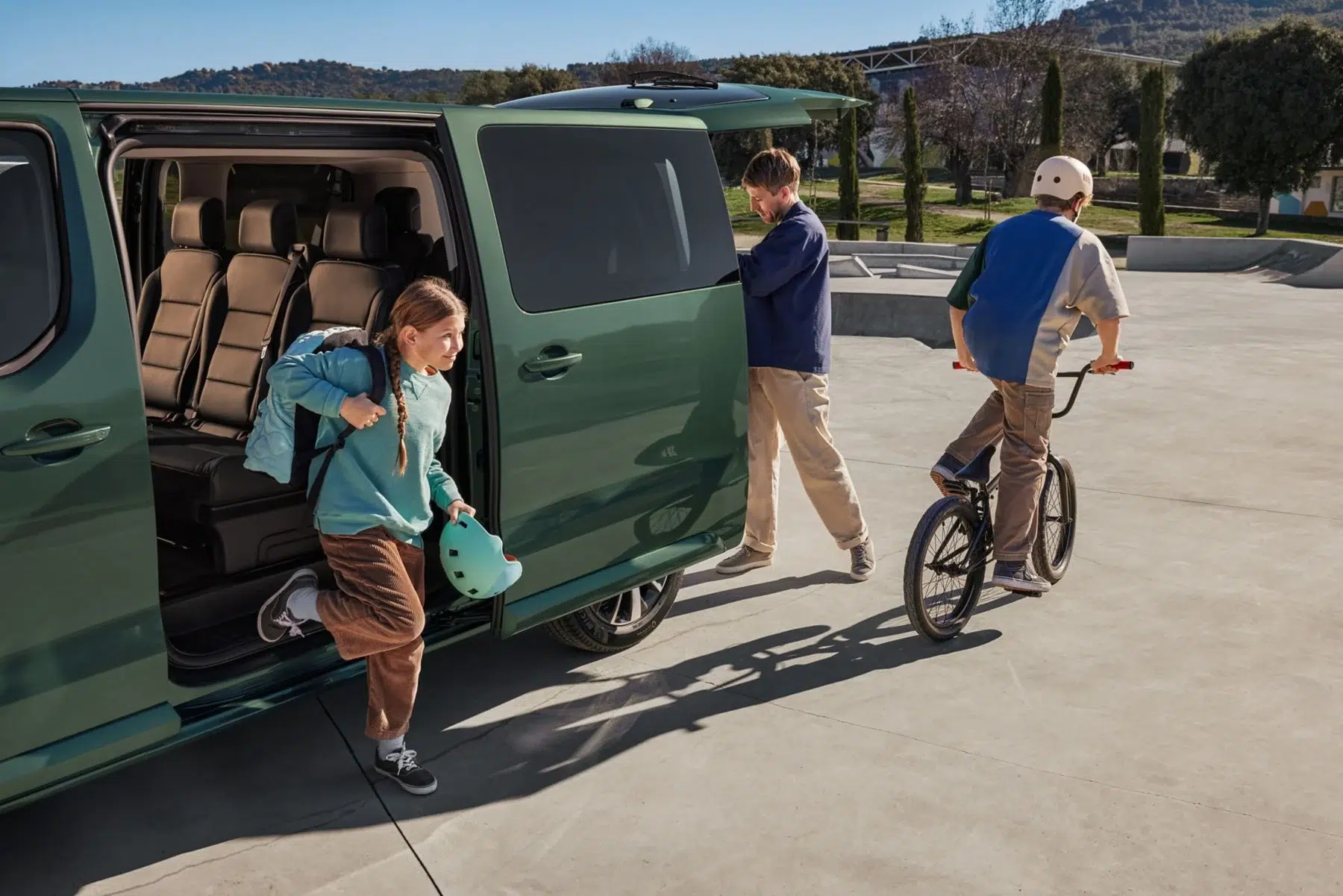 Toyota Proace Verso, accès aux sièges par porte coulissante