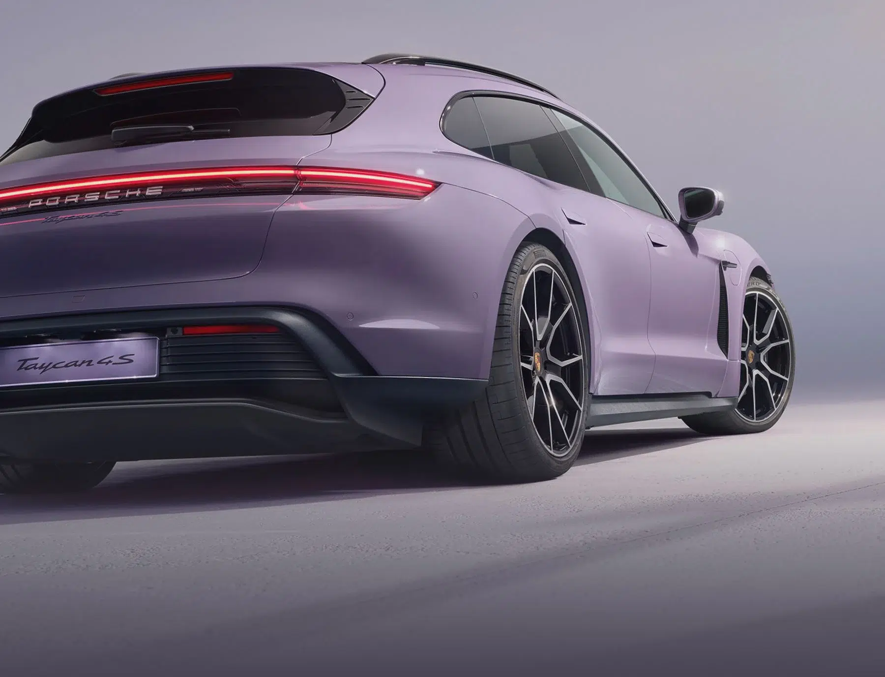Porsche Taycan 4S Sport Turismo, vue arrière trois quarts